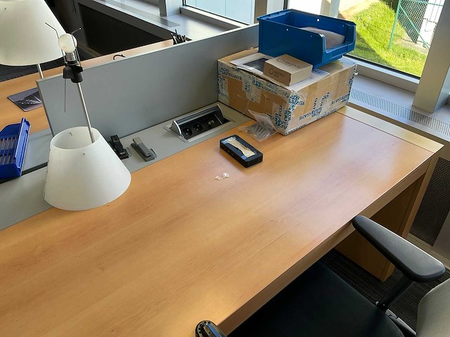 Bureau opstelling - afbeelding 6 van  7