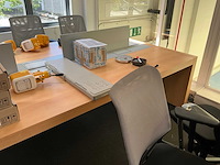 Bureau opstelling - afbeelding 3 van  6