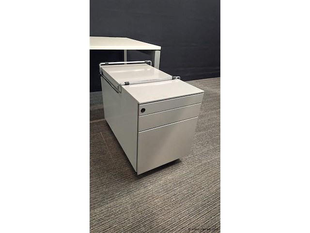 Bureau steelcase met ladenblok - afbeelding 3 van  11