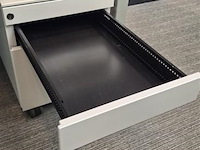 Bureau steelcase met ladenblok - afbeelding 10 van  11