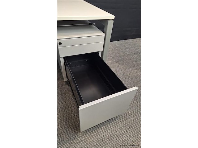 Bureau steelcase met ladenblok - afbeelding 11 van  11
