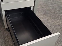 Bureau steelcase met ladenblok - afbeelding 11 van  11