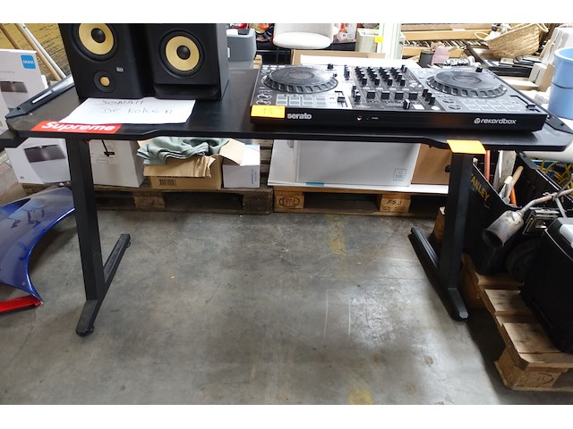 Bureau + stoel - afbeelding 1 van  2