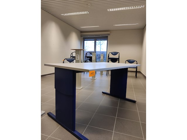 Bureau tafel - afbeelding 1 van  1