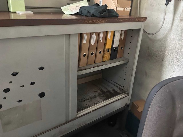 Bureau + werkkast - afbeelding 3 van  3