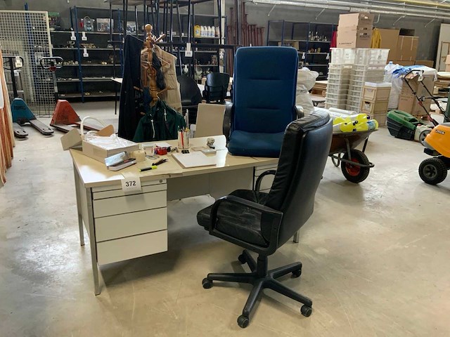 Bureau - afbeelding 1 van  8