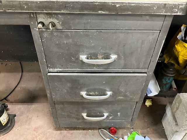Bureau - afbeelding 3 van  4