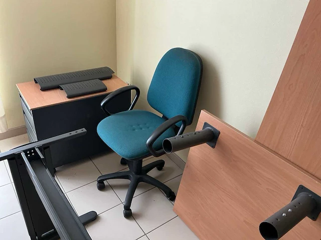 Bureau - afbeelding 5 van  7