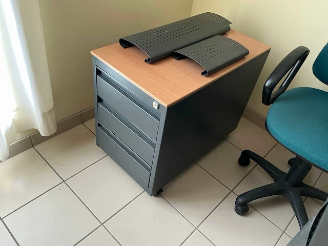 Bureau - afbeelding 6 van  7
