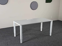 Bureau - afbeelding 1 van  8