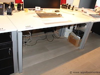 Bureau - afbeelding 1 van  1