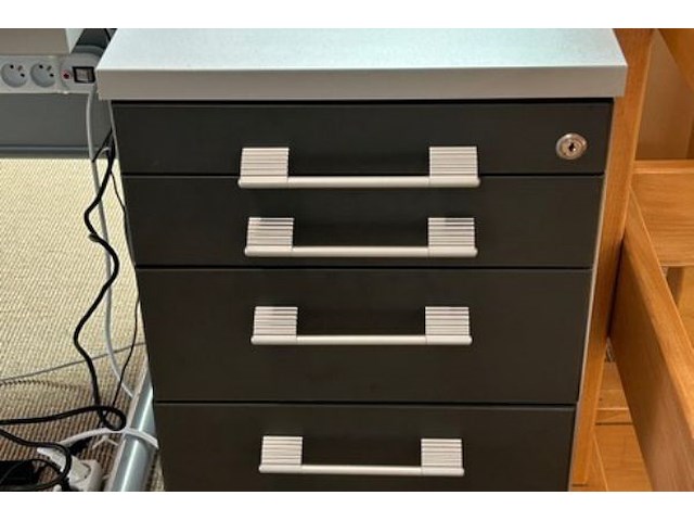 Bureau - afbeelding 3 van  5