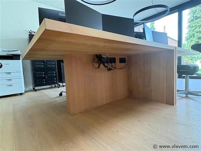 Bureau - afbeelding 3 van  3