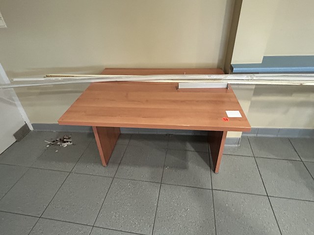 Bureau - afbeelding 1 van  2