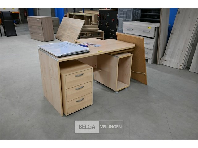 Bureau - afbeelding 1 van  6