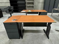 Bureau - afbeelding 1 van  5