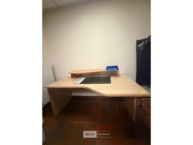 Bureau - afbeelding 1 van  1