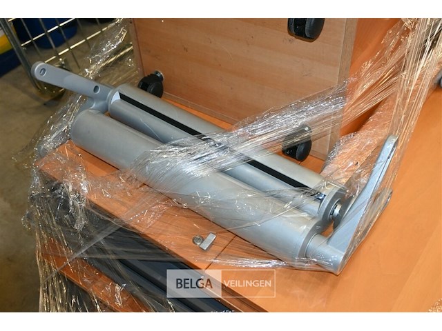 Bureau - afbeelding 3 van  8