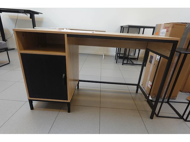 Bureau - afbeelding 1 van  4