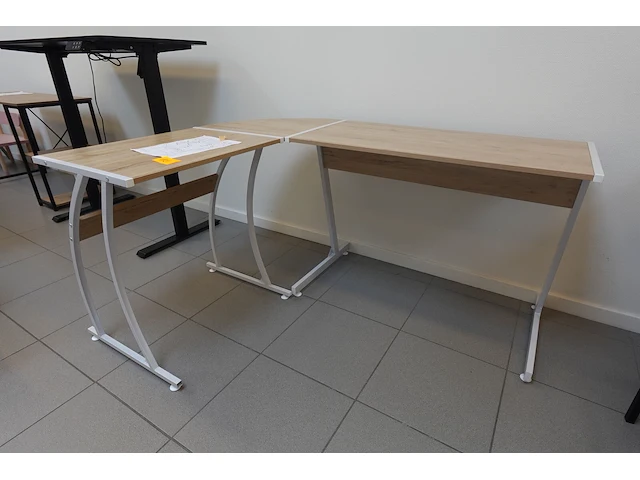 Bureau - afbeelding 1 van  4