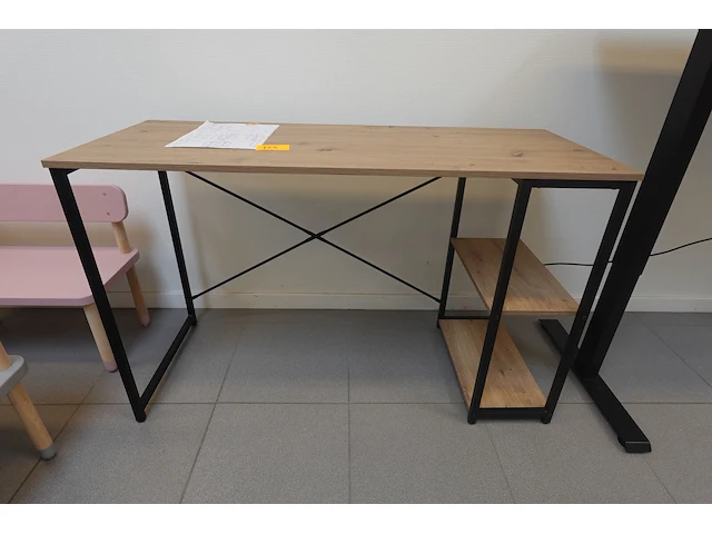 Bureau - afbeelding 1 van  3
