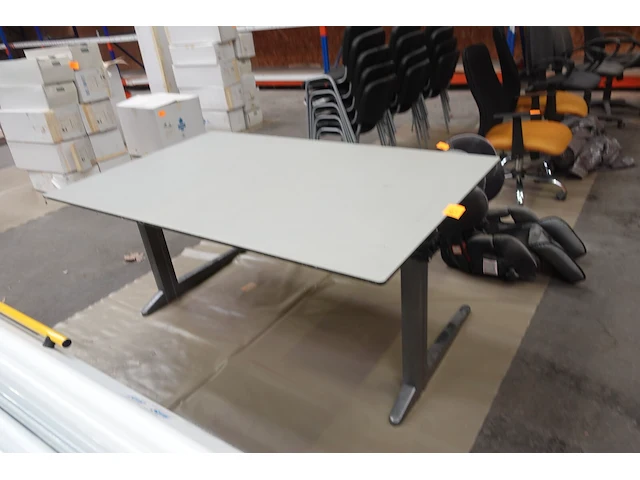 Bureau - afbeelding 2 van  2