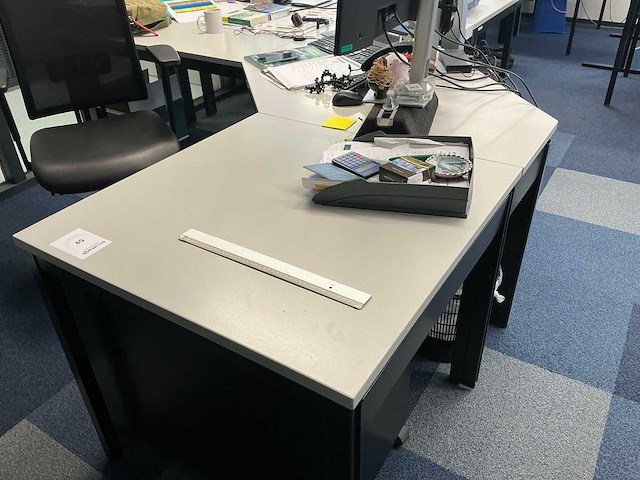 Bureau - afbeelding 3 van  4