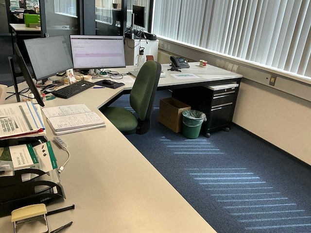 Bureau - afbeelding 4 van  9