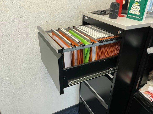 Bureau - afbeelding 8 van  9