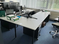 Bureau - afbeelding 1 van  6
