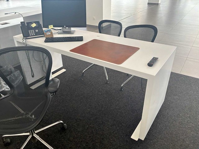 Bureau - afbeelding 3 van  6