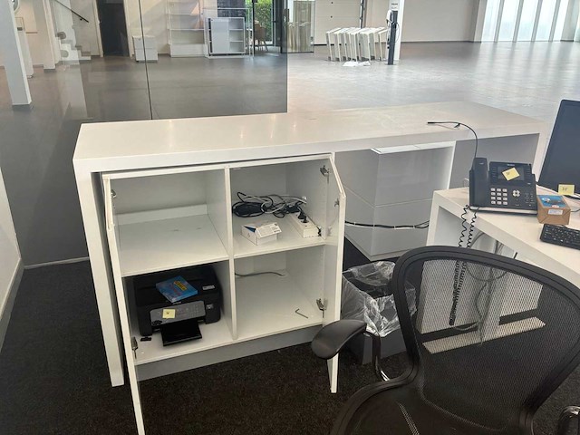 Bureau - afbeelding 5 van  6