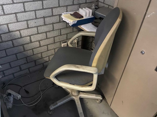 Bureau - afbeelding 10 van  14