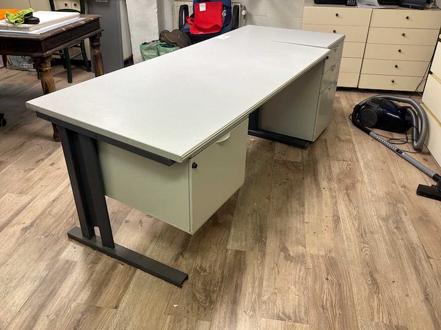 Bureau - afbeelding 2 van  6