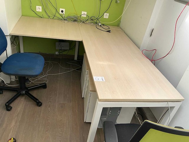Bureau - afbeelding 2 van  5
