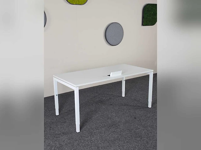 Bureau - afbeelding 1 van  6