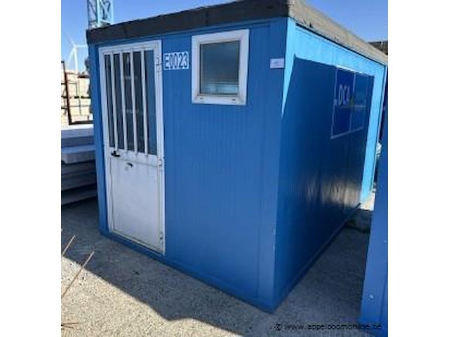 Bureaucontainer, ingericht met 2 tafels en stoel - afbeelding 1 van  4