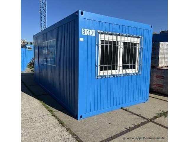 Bureaucontainer, ingericht met tafels, stoelen, whiteboard en primo koelkast - afbeelding 1 van  5