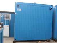 Bureaucontainer, met deur, ramen, bureau, stoelen en elektrische verwarming, werking niet gekend