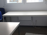 Bureaucontainer, met deur, ramen, bureau, stoelen en elektrische verwarming, werking niet gekend - afbeelding 3 van  4