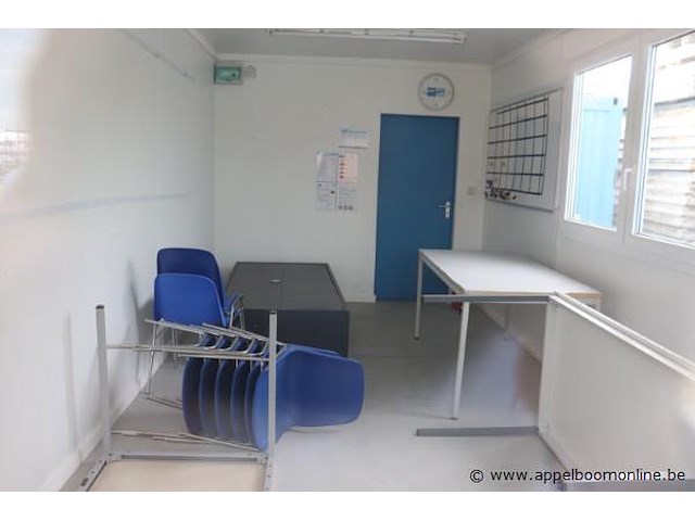 Bureaucontainer, met deur, ramen, bureau, stoelen - afbeelding 3 van  3