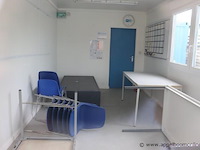 Bureaucontainer, met deur, ramen, bureau, stoelen - afbeelding 3 van  3