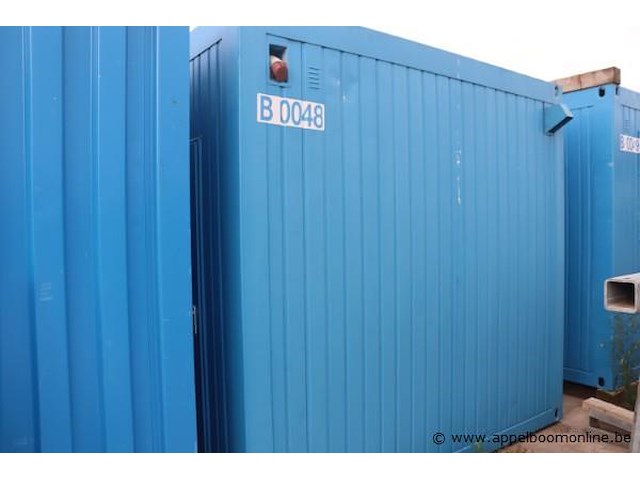 Bureaucontainer, met deur, ramen, bureau, stoelen - afbeelding 1 van  7