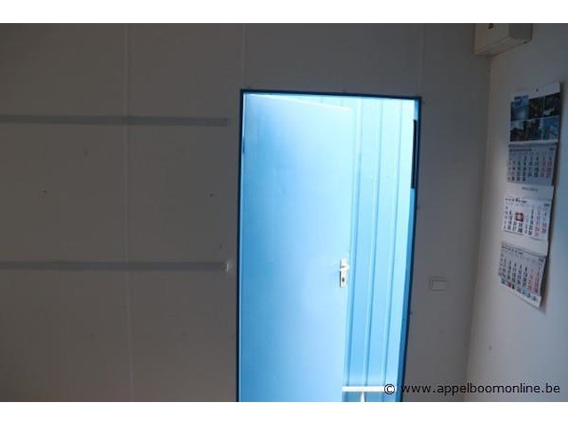 Bureaucontainer, met deur, ramen, bureau, stoelen - afbeelding 6 van  7