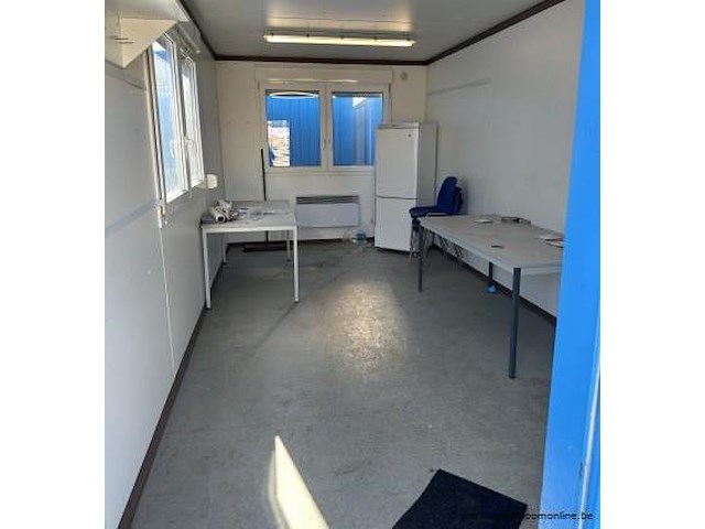 Bureaucontainer, met lg koelkast, proline kleine koelkast, tafels, stoelen, verwarming - afbeelding 2 van  4