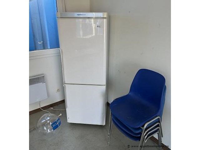 Bureaucontainer, met lg koelkast, proline kleine koelkast, tafels, stoelen, verwarming - afbeelding 3 van  4