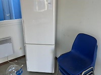 Bureaucontainer, met lg koelkast, proline kleine koelkast, tafels, stoelen, verwarming - afbeelding 3 van  4
