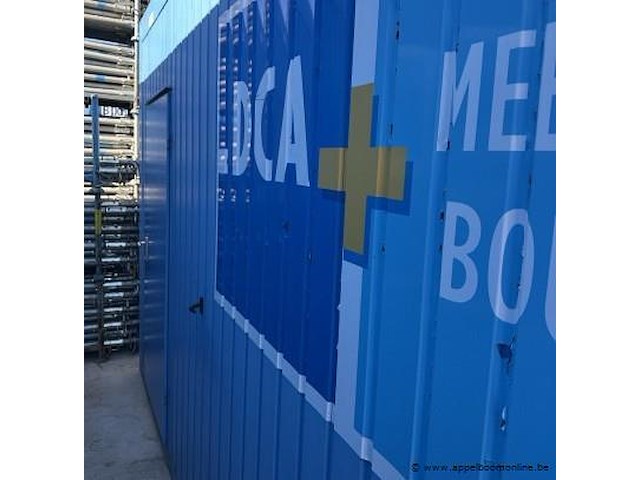 Bureaucontainer, met raam en deur, inclusief meubilair en liebherr koelkast - afbeelding 2 van  4