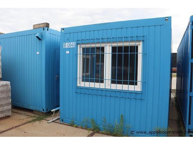 Bureaucontainer, met raam, ingericht met bureaus en verwarming, werking niet gekend - afbeelding 1 van  6