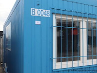 Bureaucontainer, met raam, ingericht met bureaus en verwarming, werking niet gekend - afbeelding 2 van  6